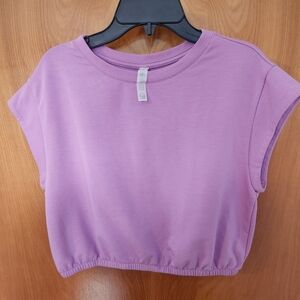 Alo Yoga Dreamy Crop Short Sleeve Top in Pink Lavender